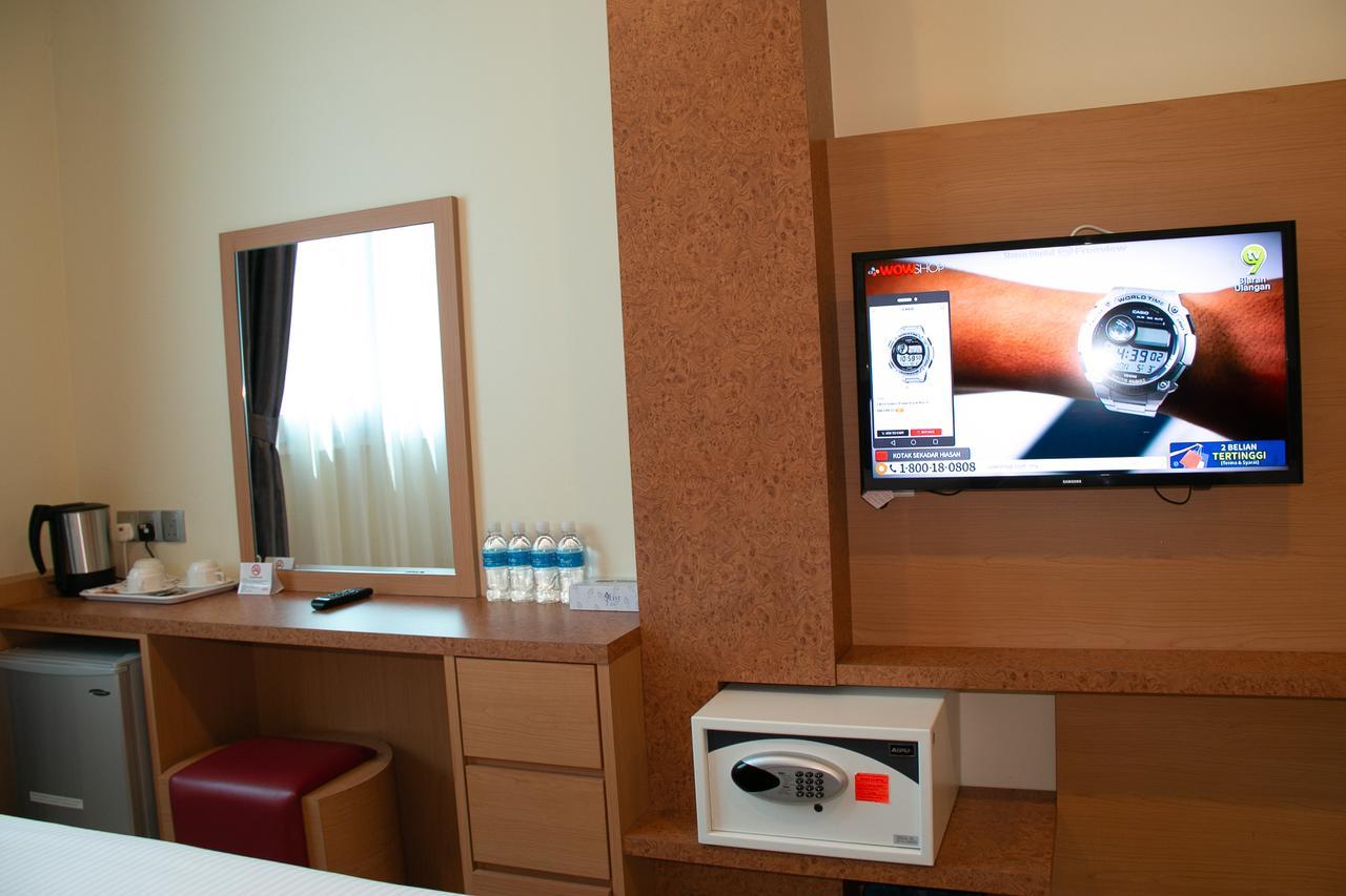 Prince33 Hotel Johor Bahru Buitenkant foto